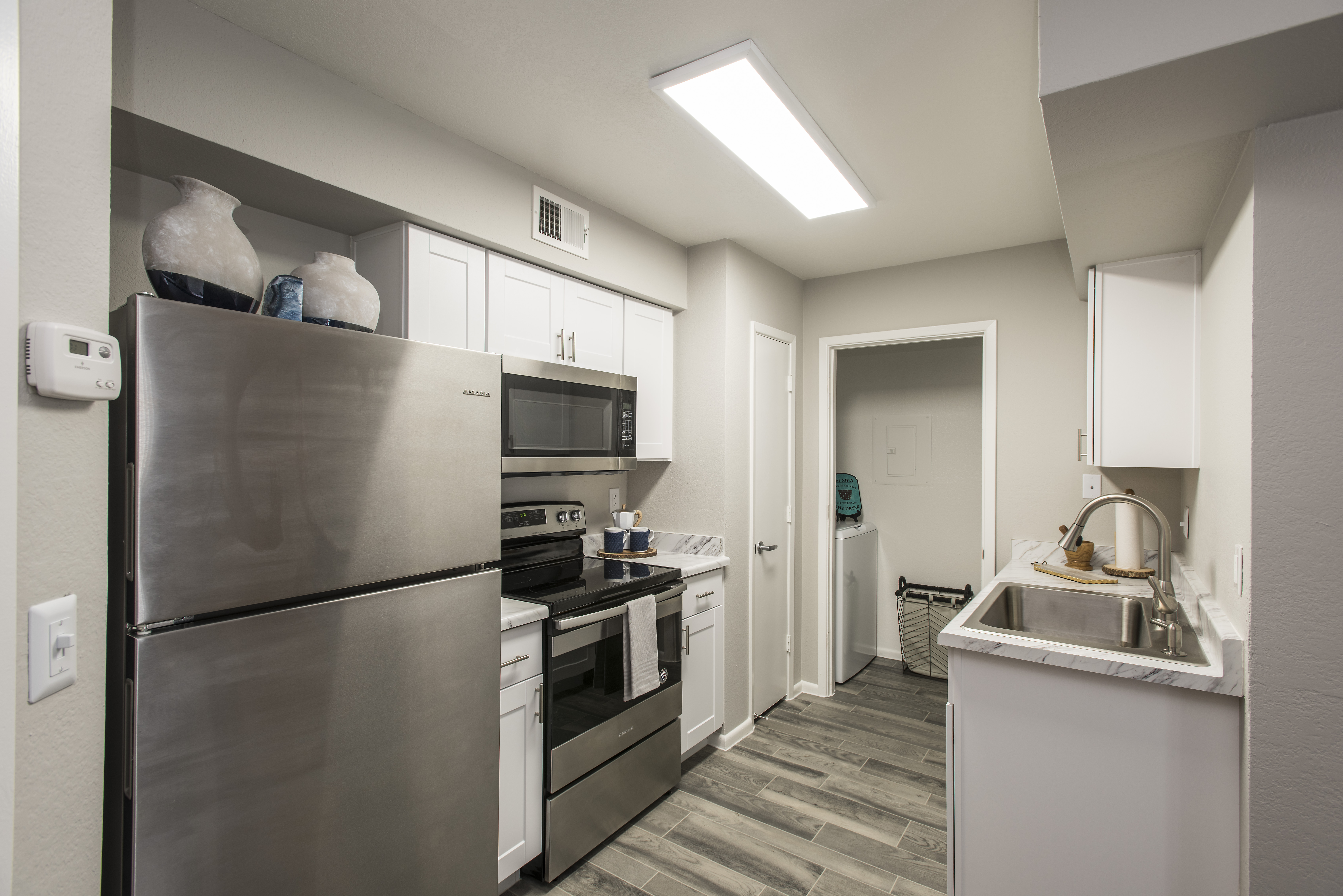 Kitchen 1 - Enclave Apartments